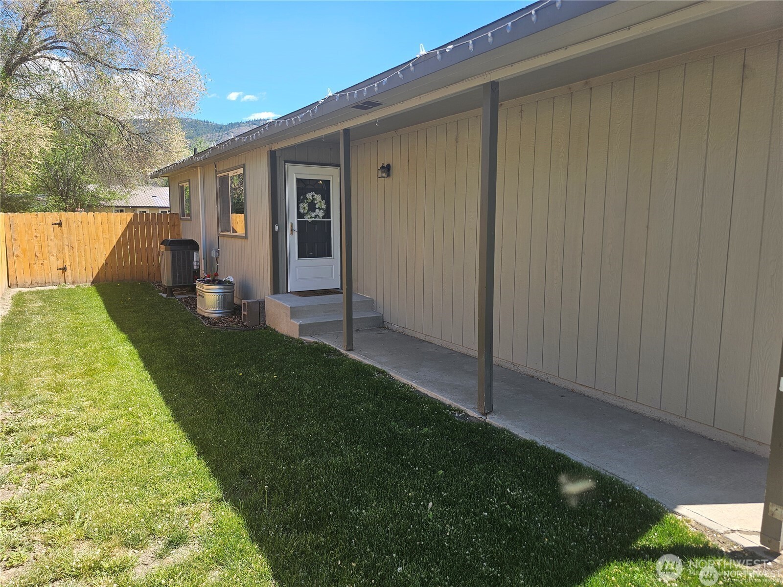 315 Juniper Street Property Photo 4