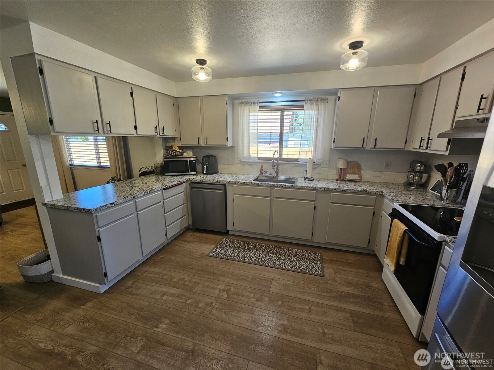 315 Juniper Street Property Photo 10