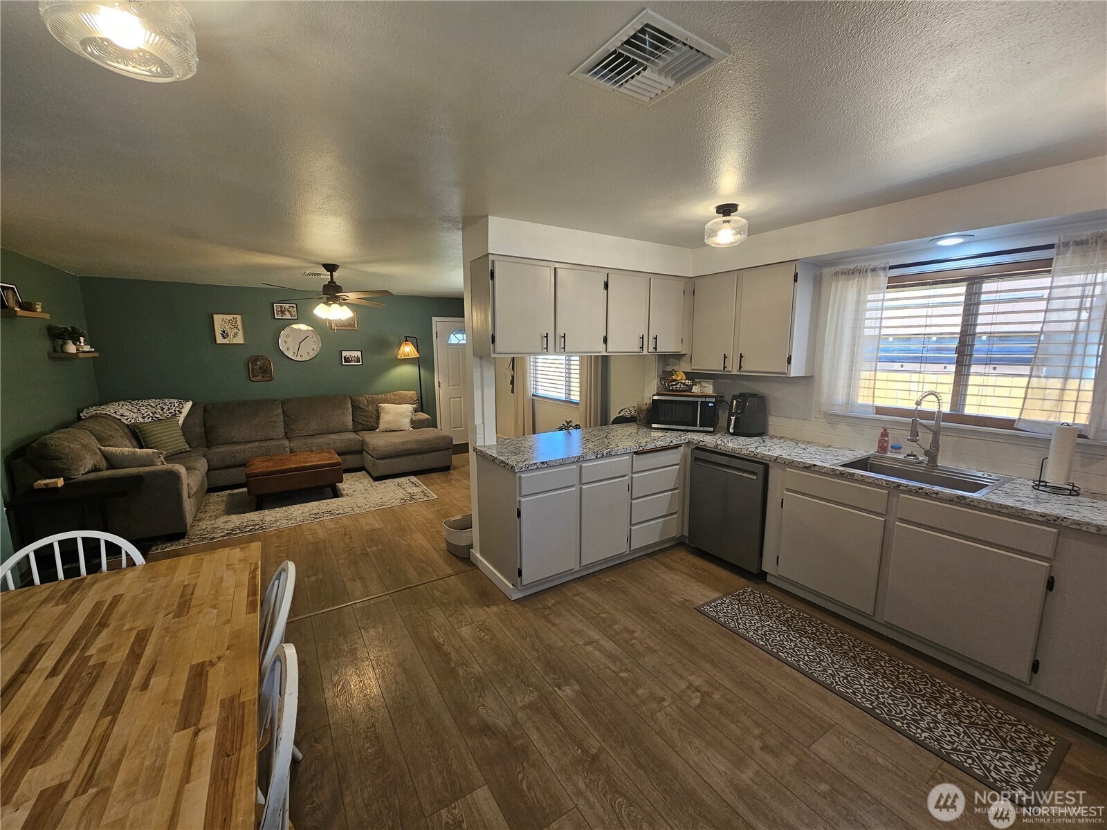315 Juniper Street Property Photo 12