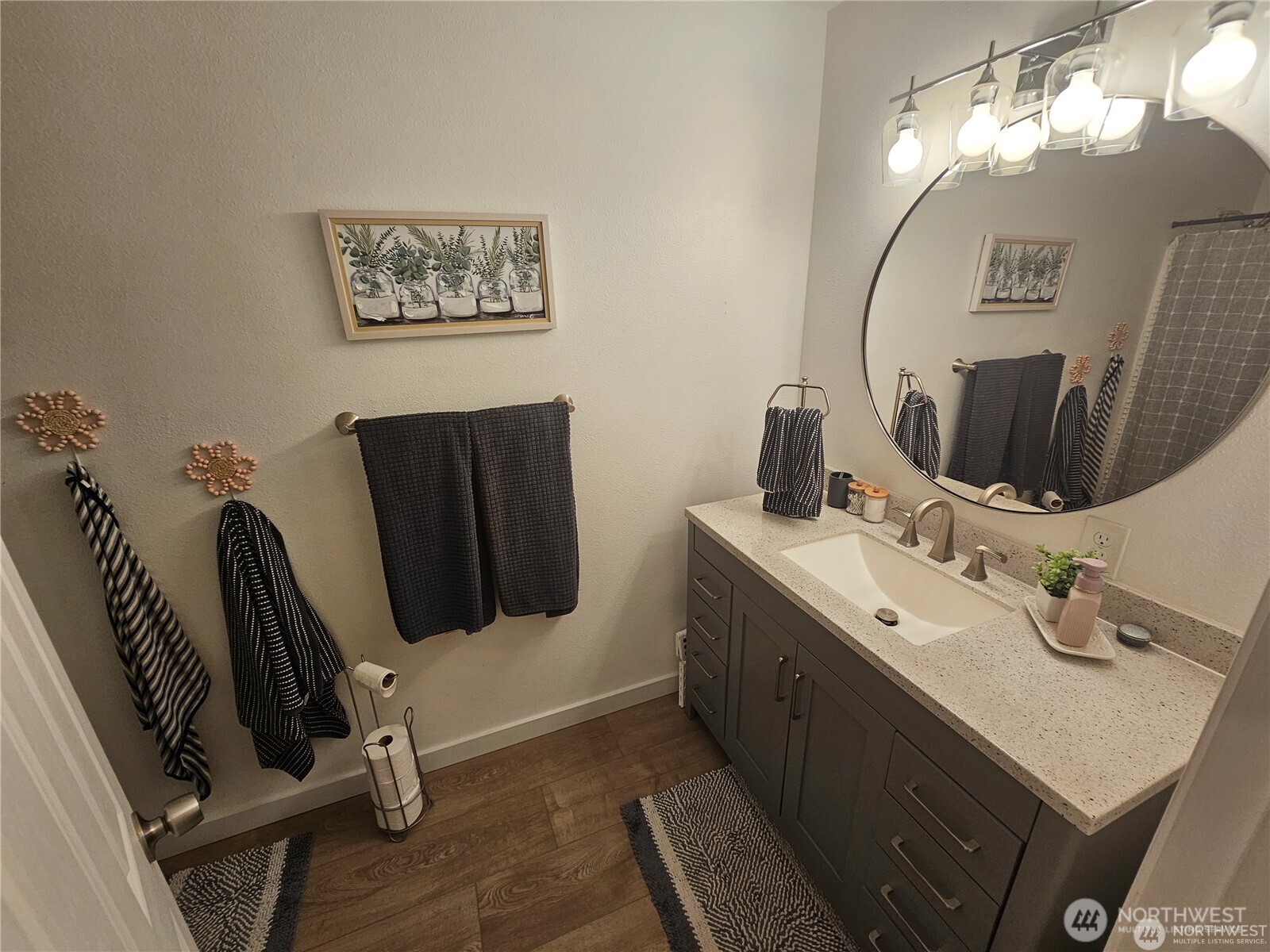 315 Juniper Street Property Photo 18