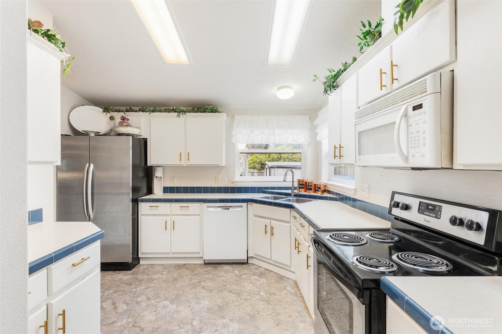 17708 21st Avenue Property Photo 11