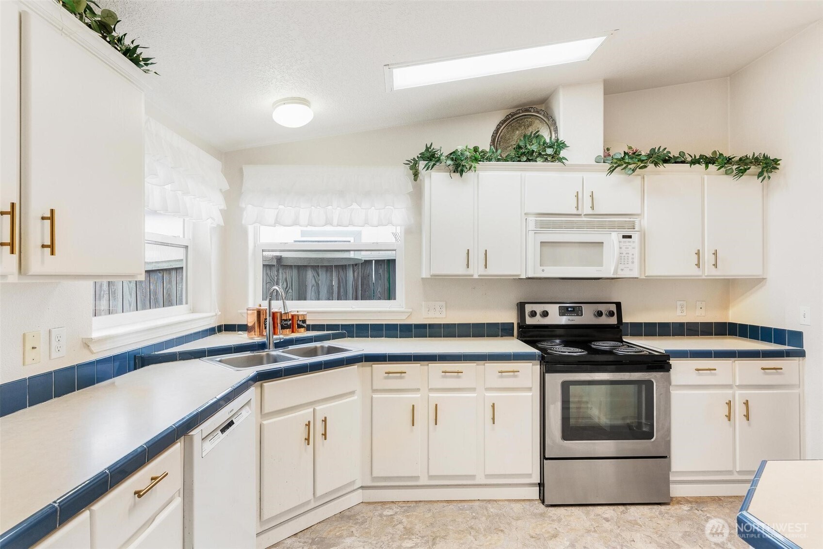 17708 21st Avenue Property Photo 12