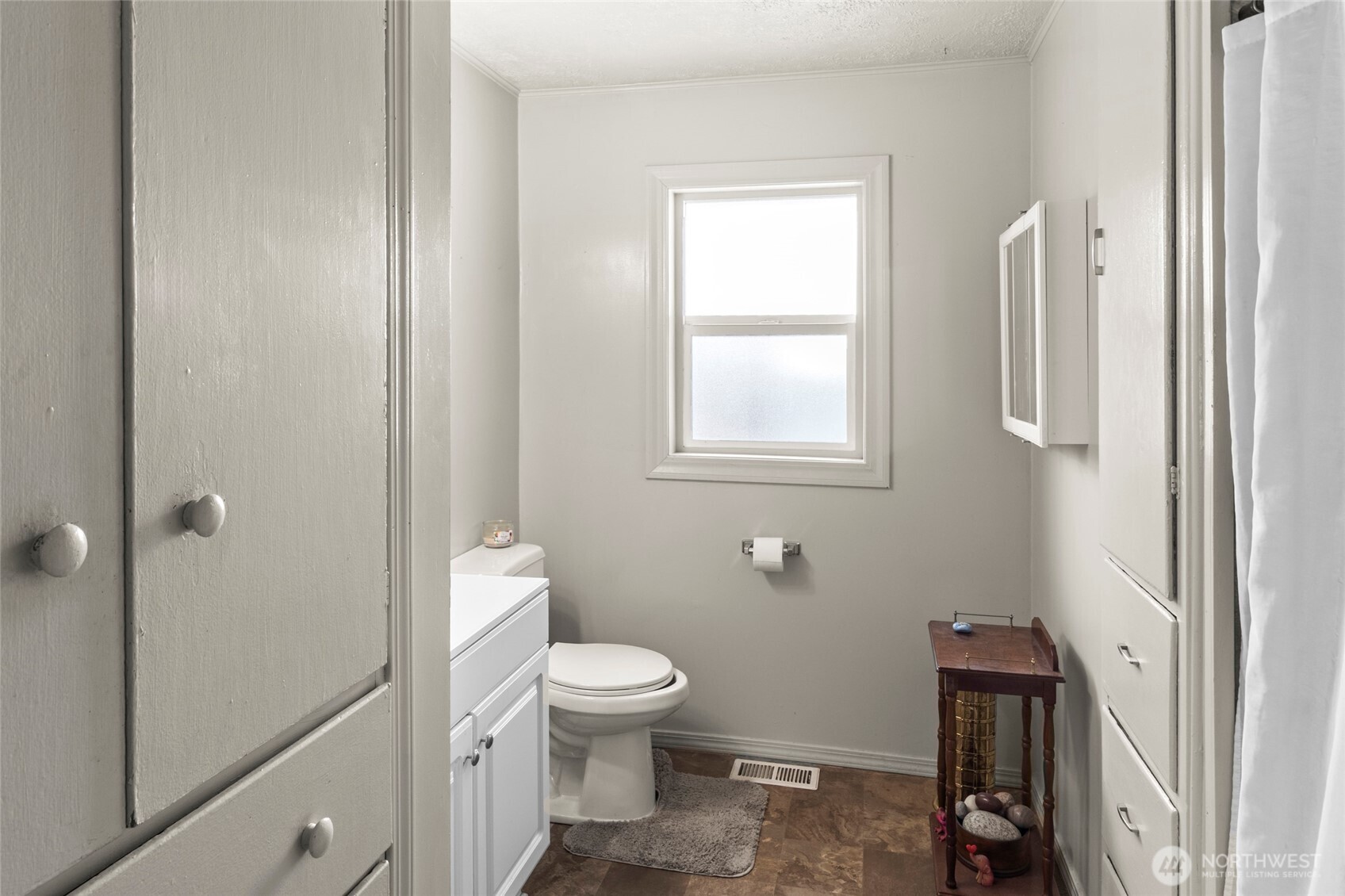 409 E Alder Avenue Property Photo 7