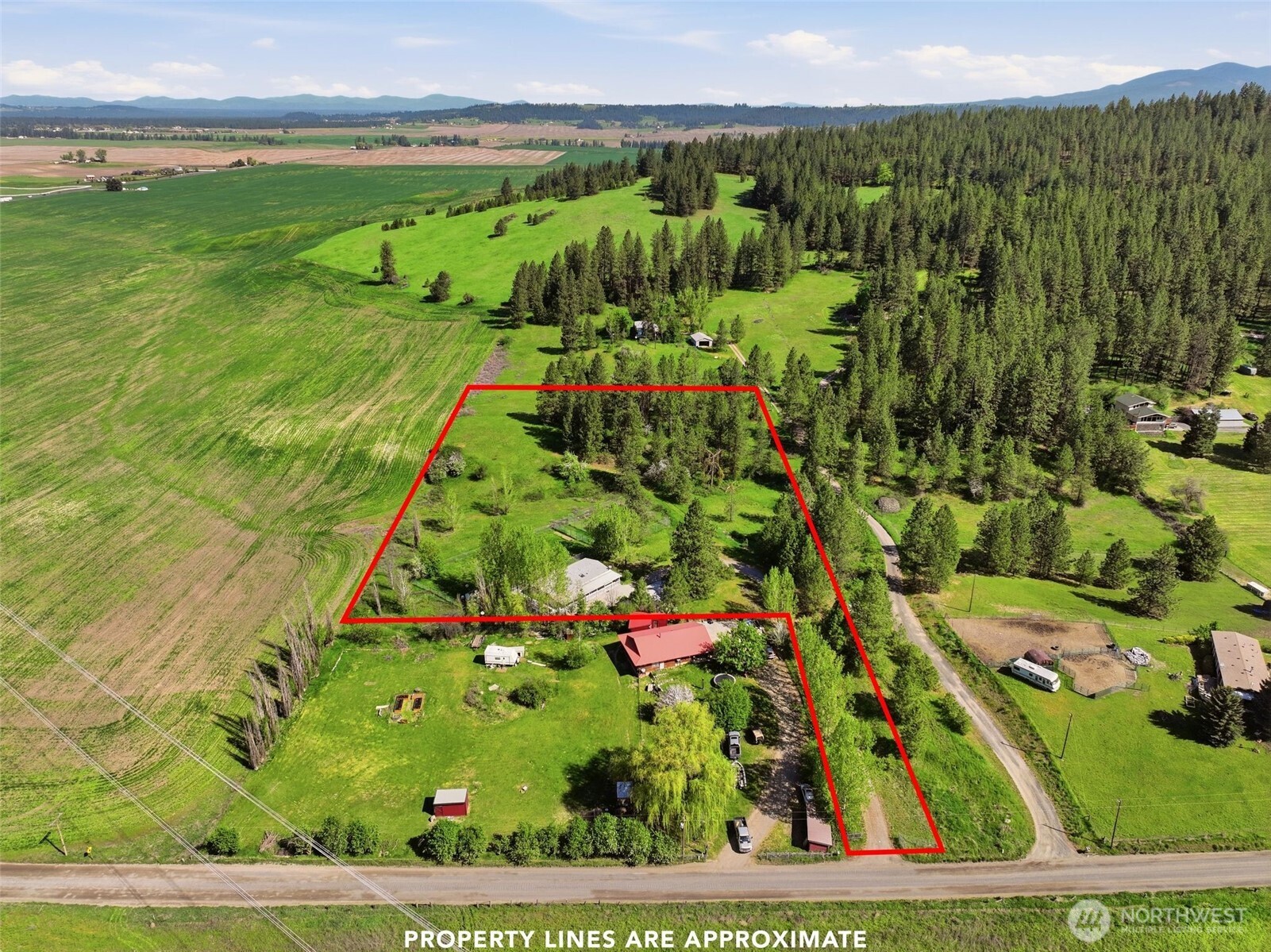 8325 N Lindgren Road Property Photo 3