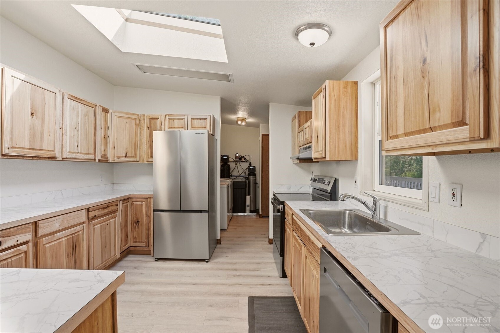 8325 N Lindgren Road Property Photo 6