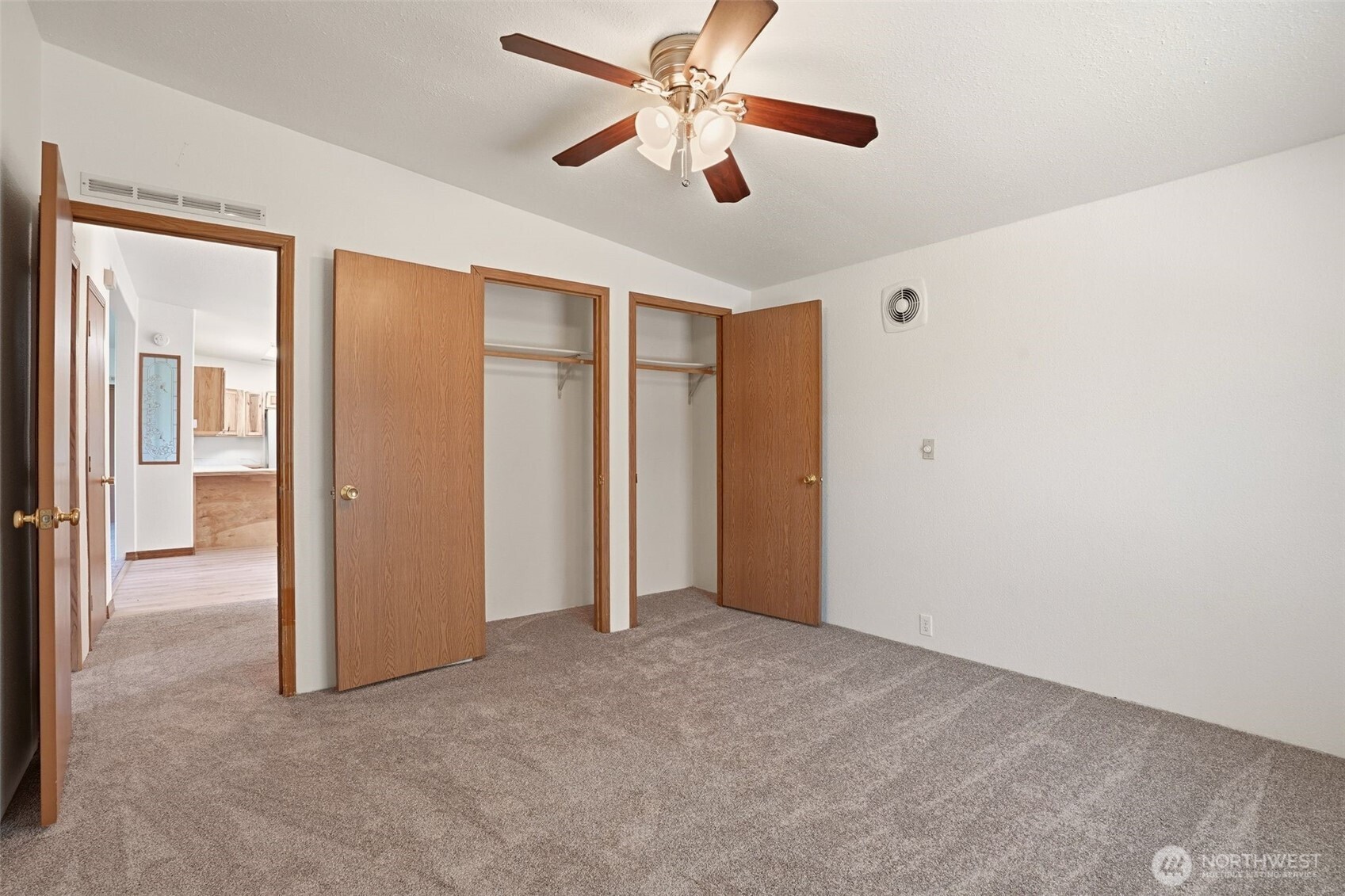 8325 N Lindgren Road Property Photo 15