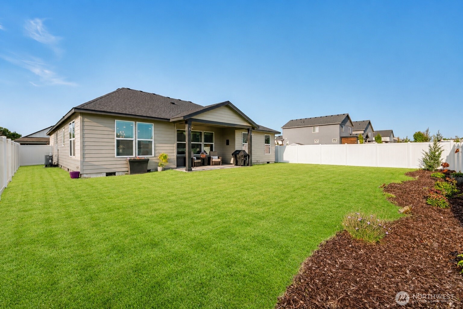 4713 W Thrush Street Property Photo 4