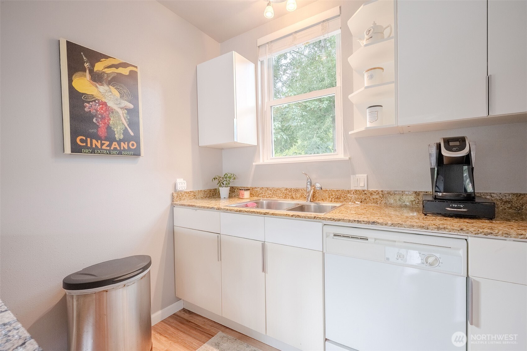 845 3rd Avenue Property Photo 11
