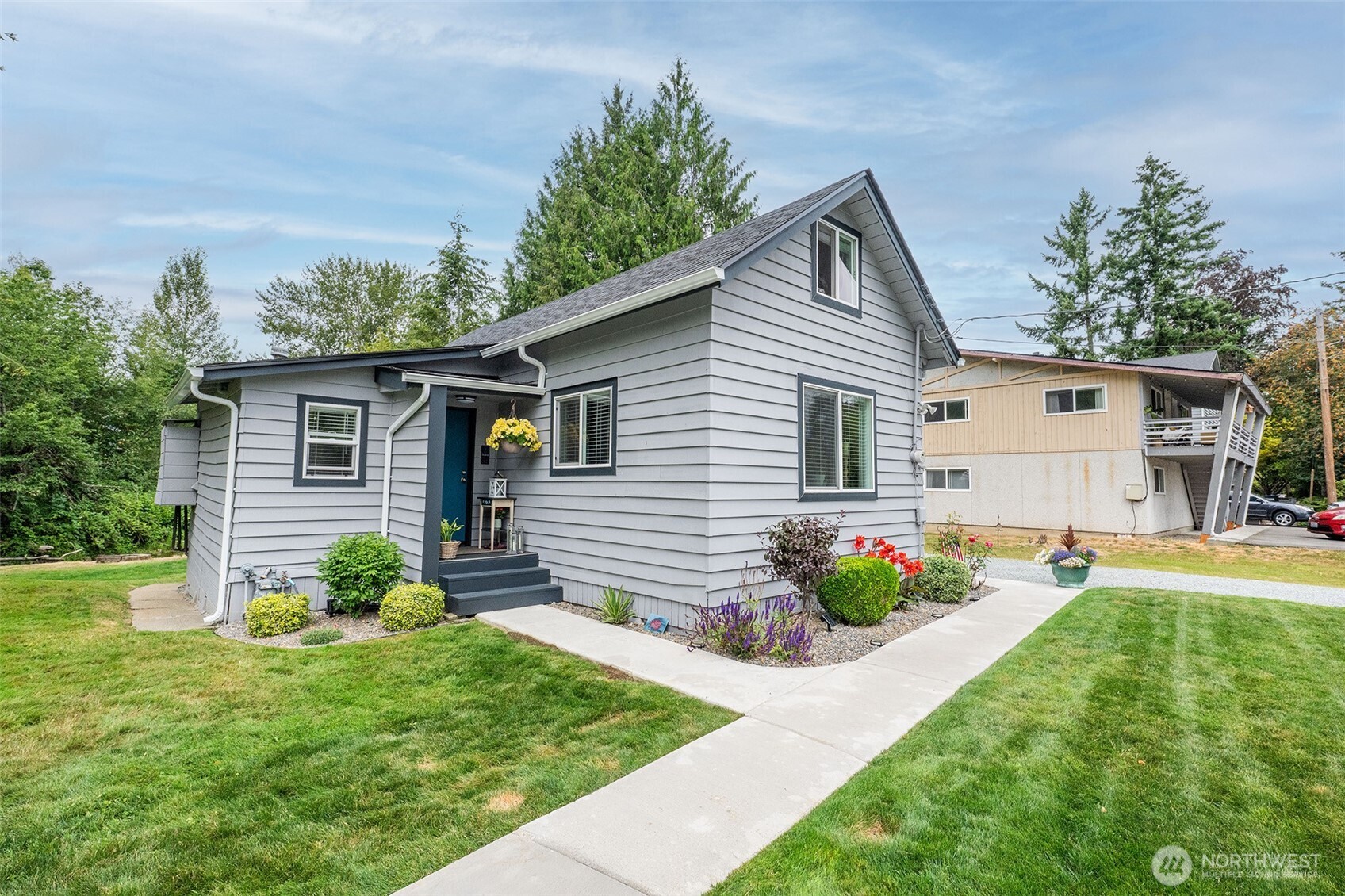 845 3rd Avenue Property Photo 17