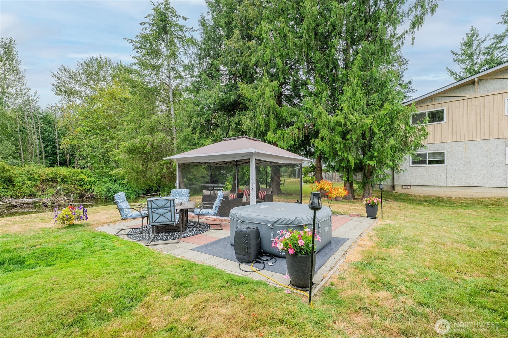 845 3rd Avenue Property Photo 33