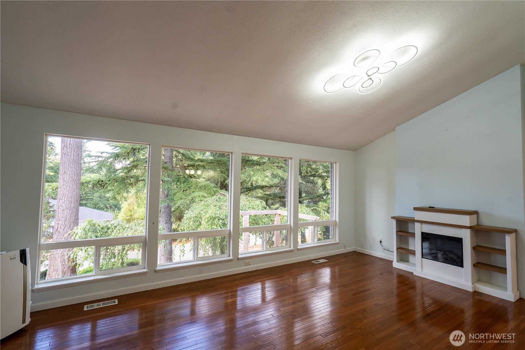 21719 Ne 18th Way Property Photo 5
