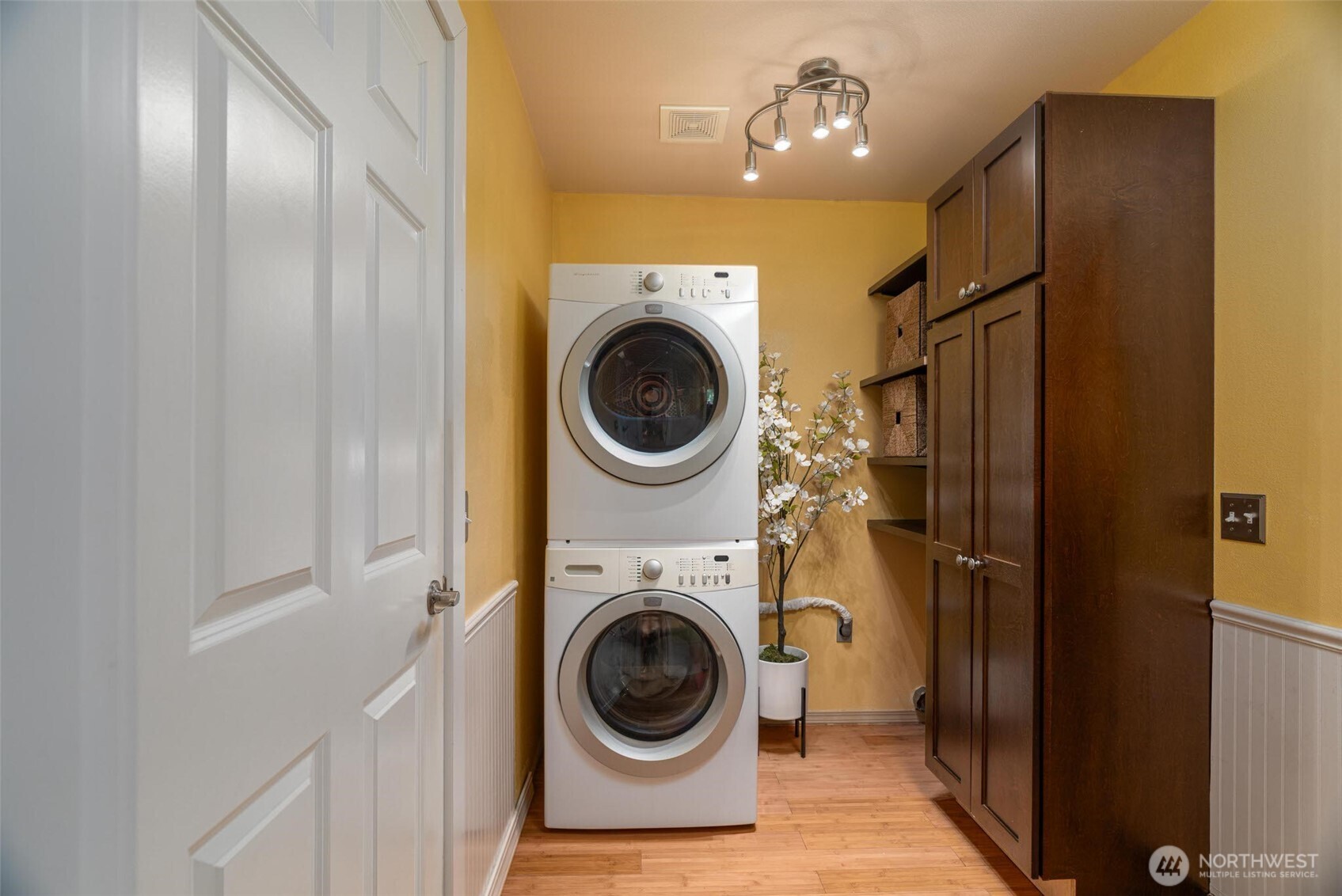 314 80th Place Property Photo 12