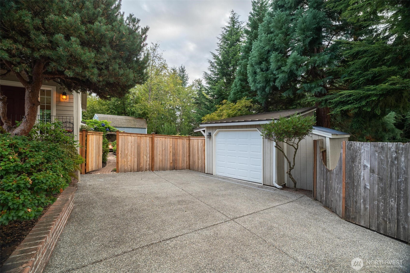 314 80th Place Property Photo 31
