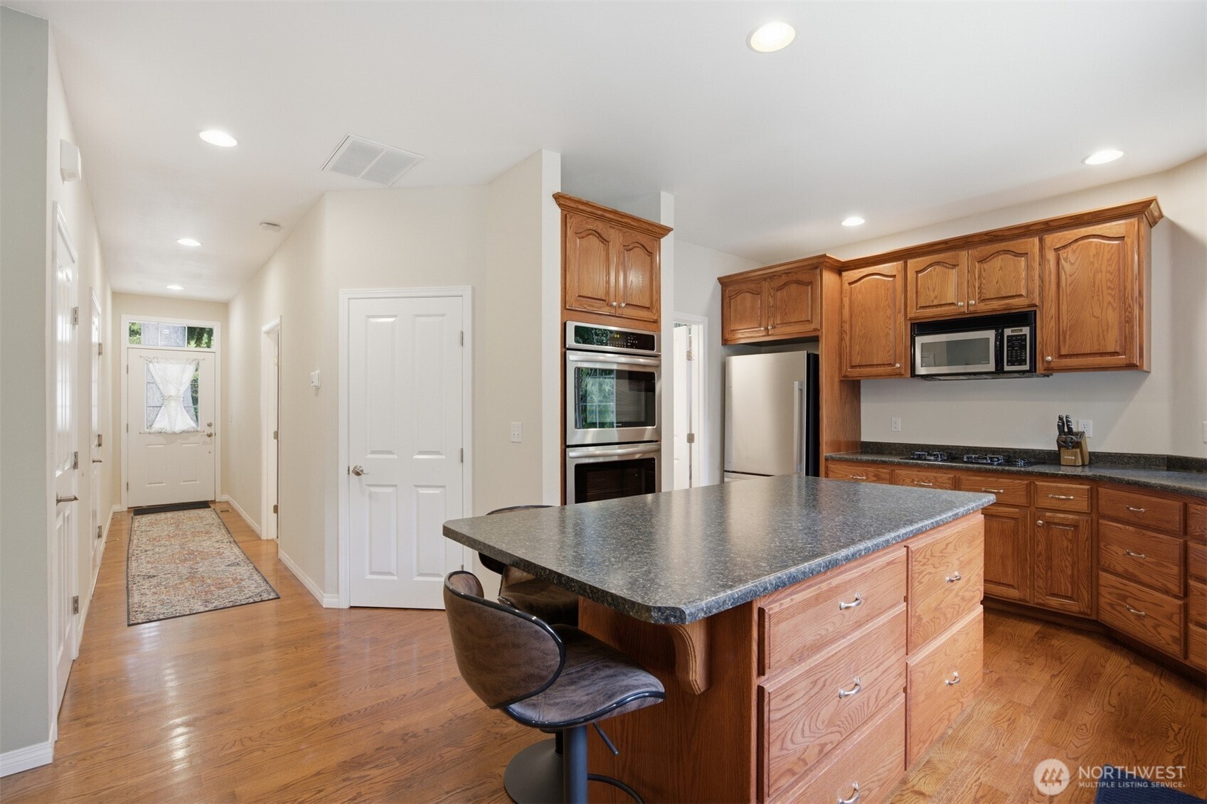 10 Topside Court Property Photo 2