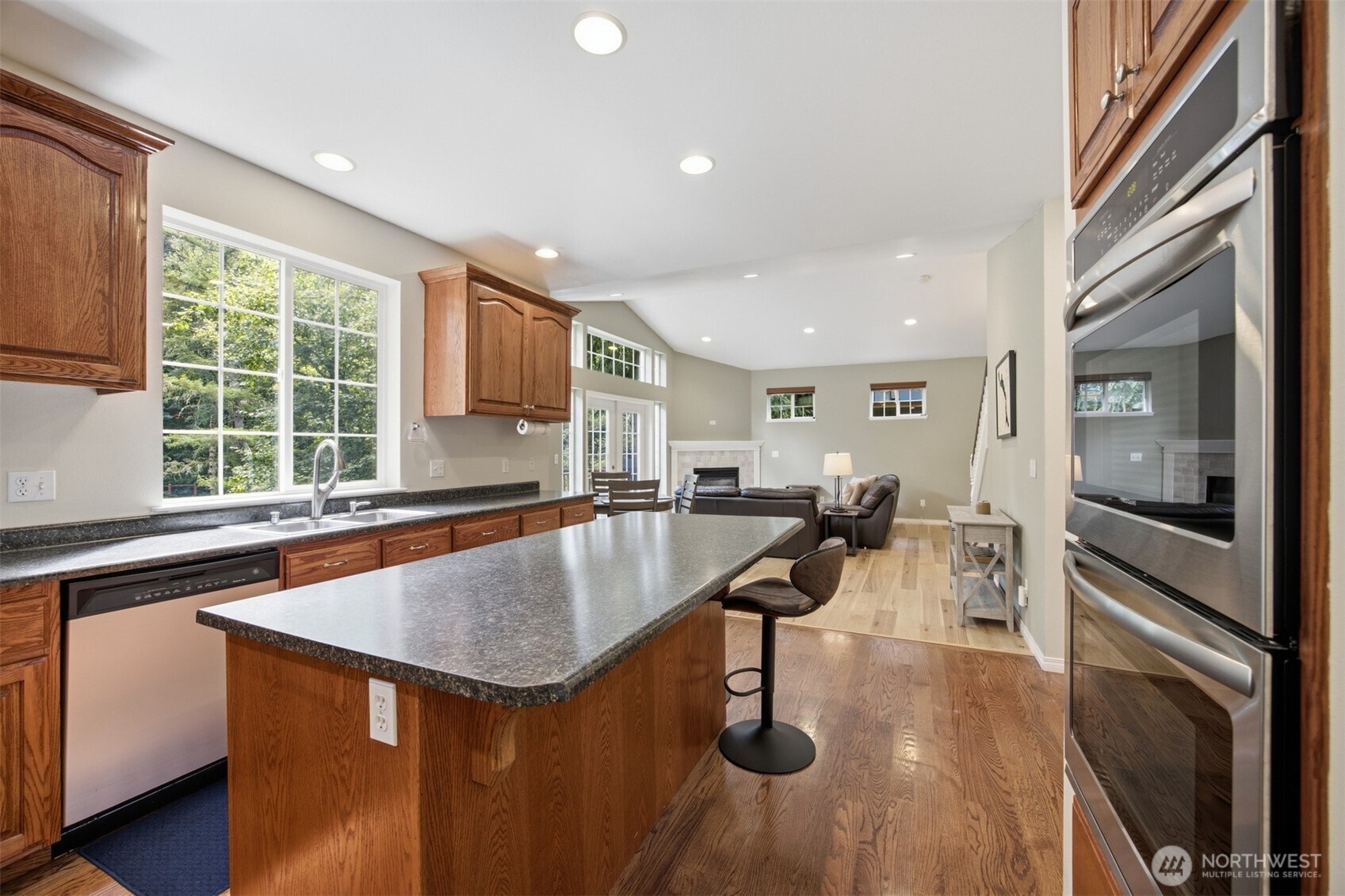 10 Topside Court Property Photo 4