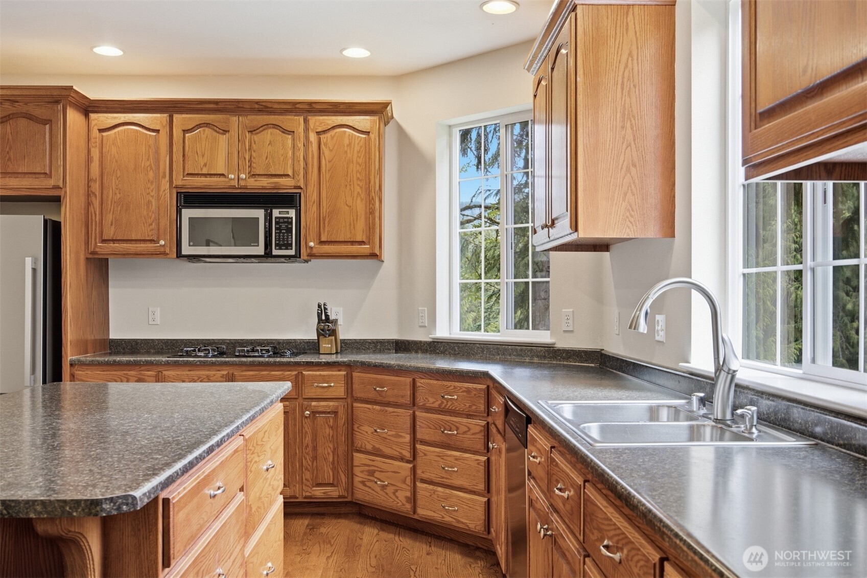 10 Topside Court Property Photo 5