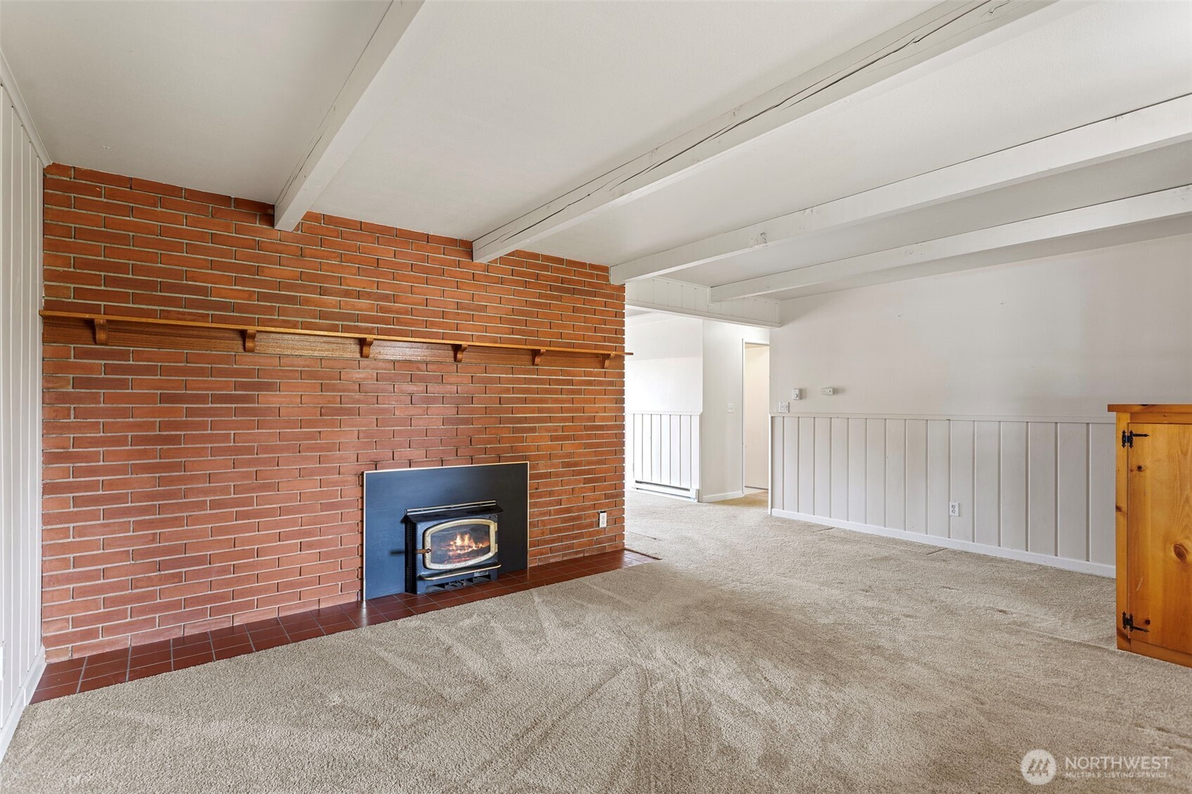 8821 52nd Drive Property Photo 3