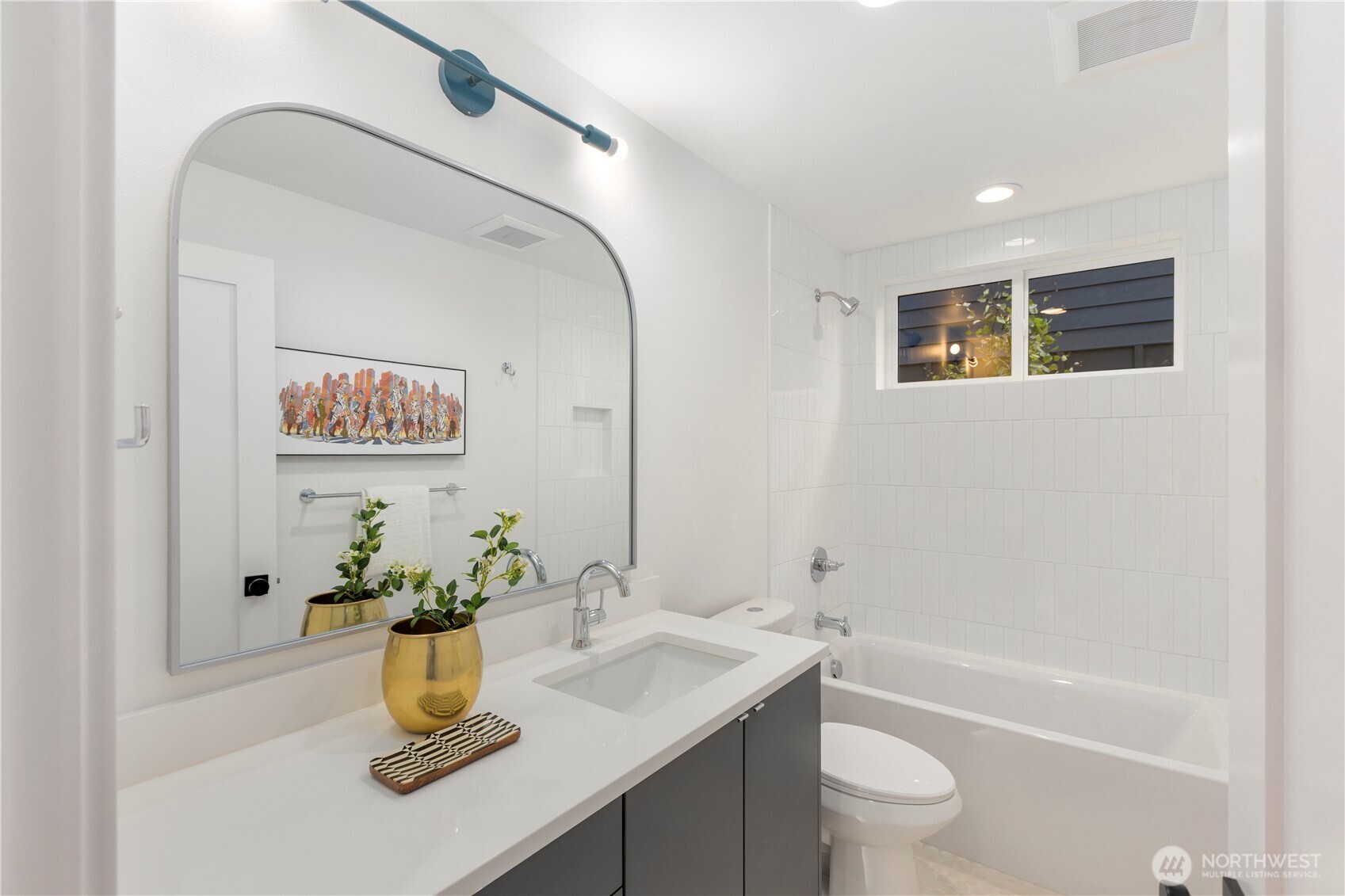 3930 S Angeline Street Property Photo 18