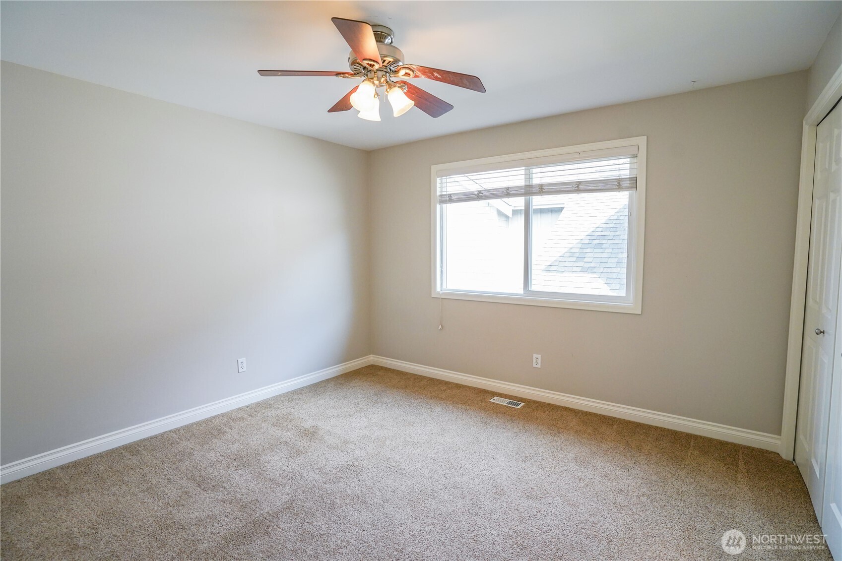 1004 274th Place Property Photo 17