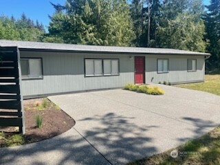 27367 Ne Lindvog Road Property Photo 1