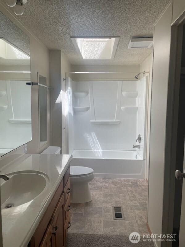 27367 Ne Lindvog Road Property Photo 4