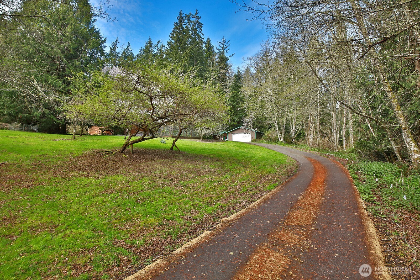 2699 Salal Lane Property Photo 2