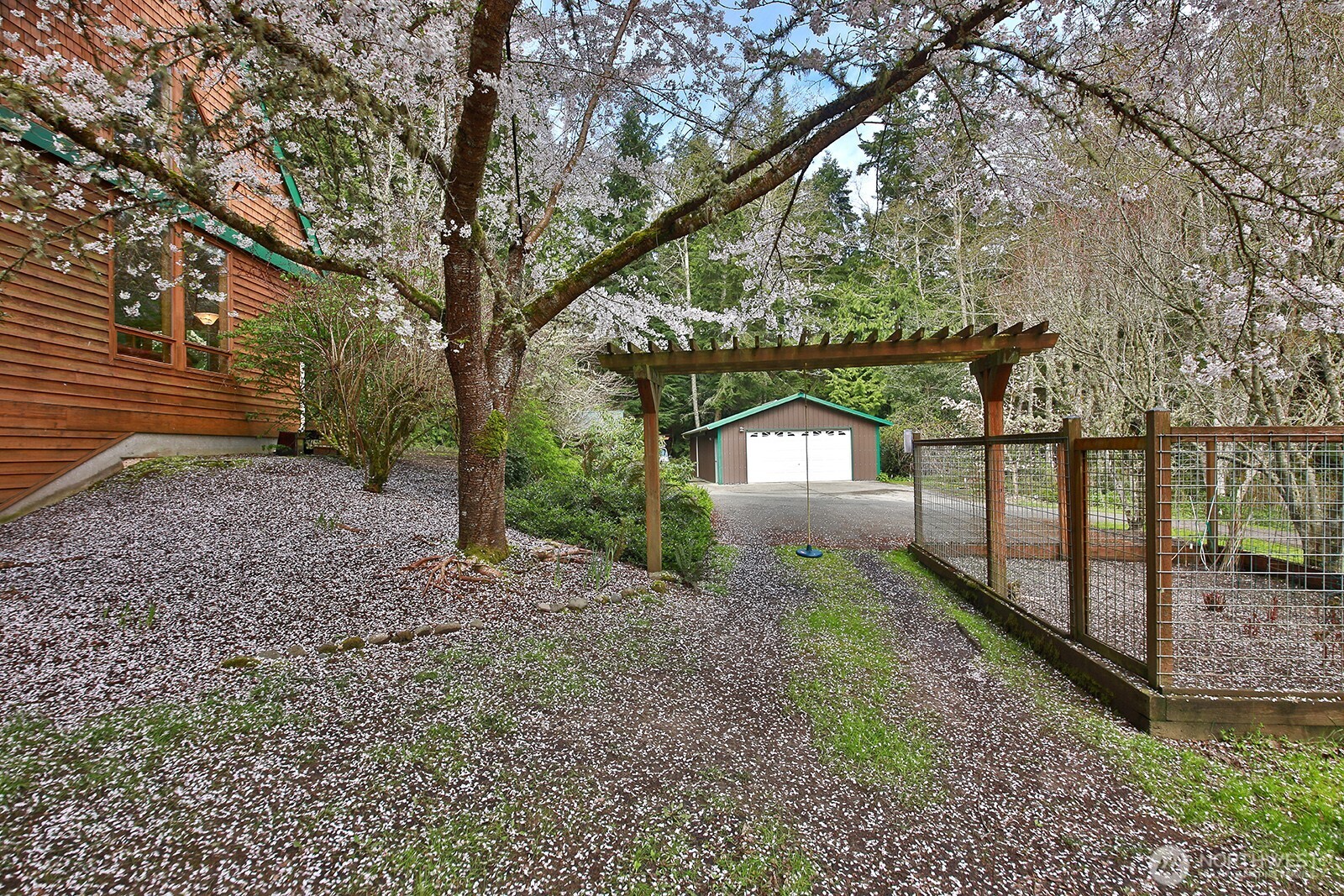2699 Salal Lane Property Photo 35