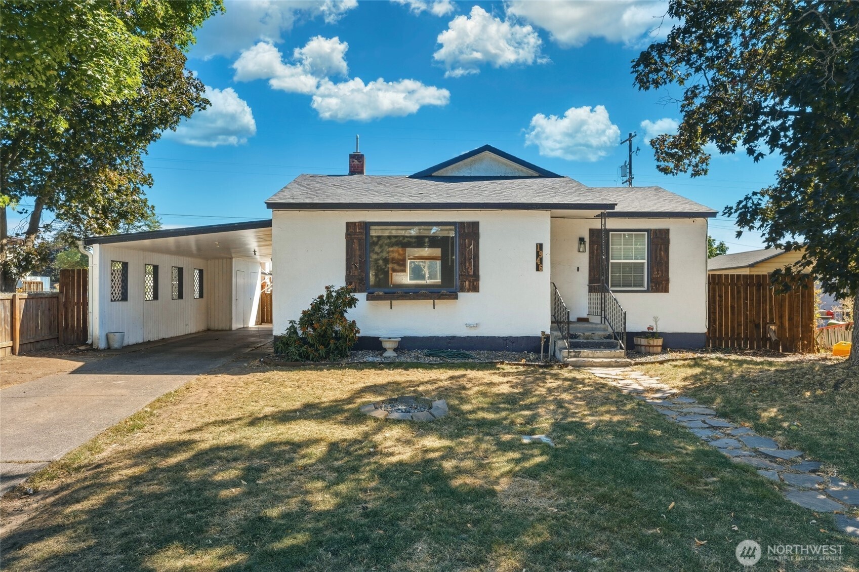 1946 Celestia Drive Property Photo 1