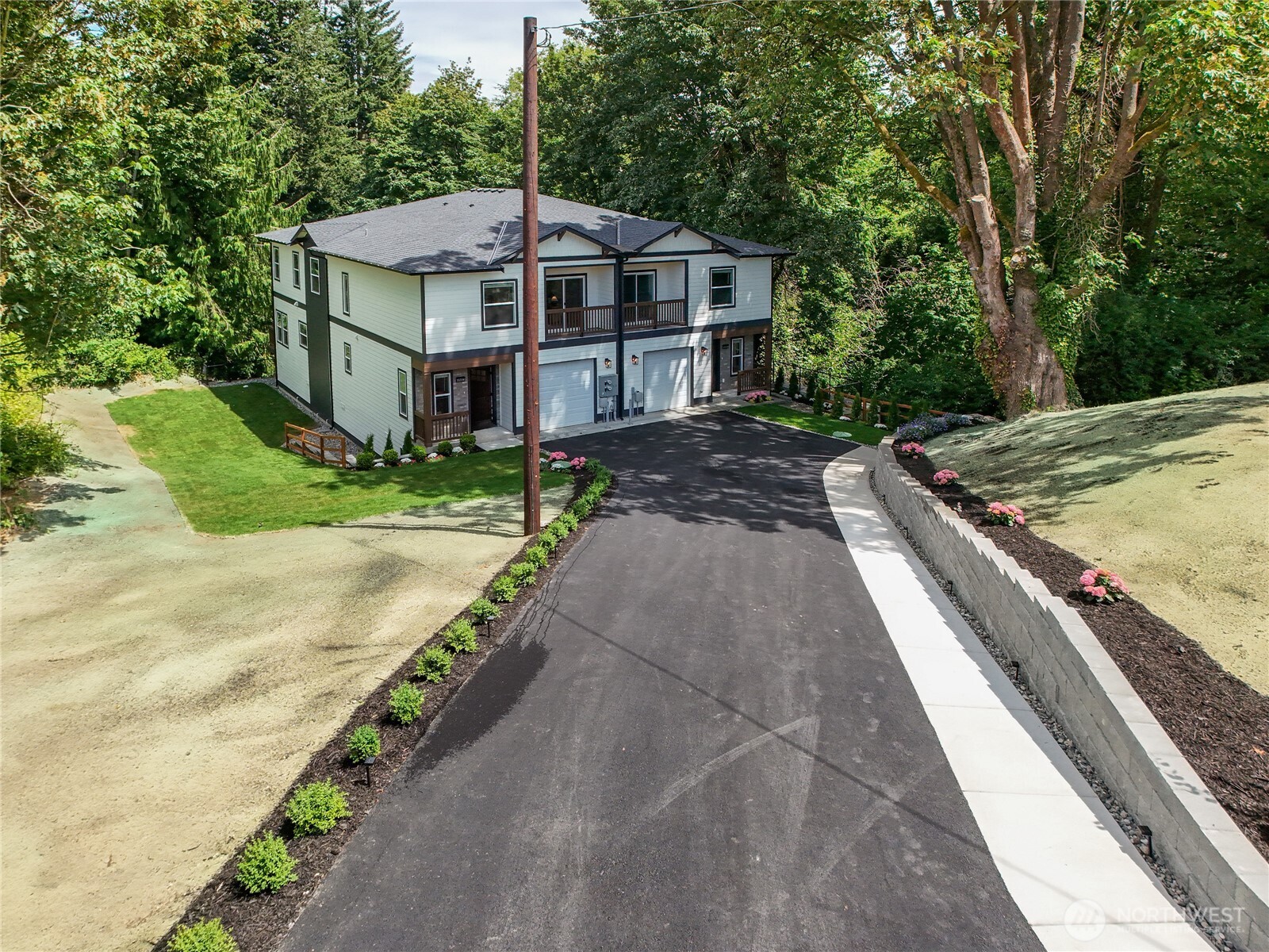 3333 Nassau St B Property Photo 4
