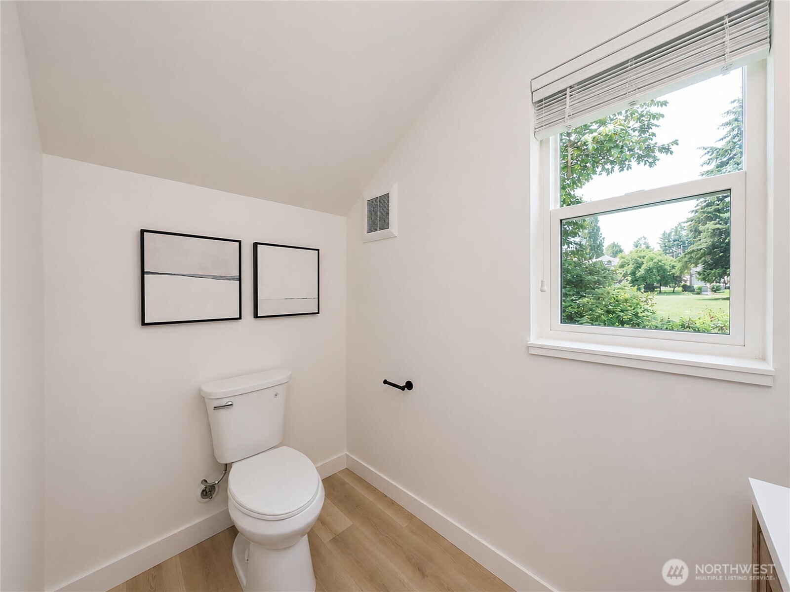 3333 Nassau St B Property Photo 9