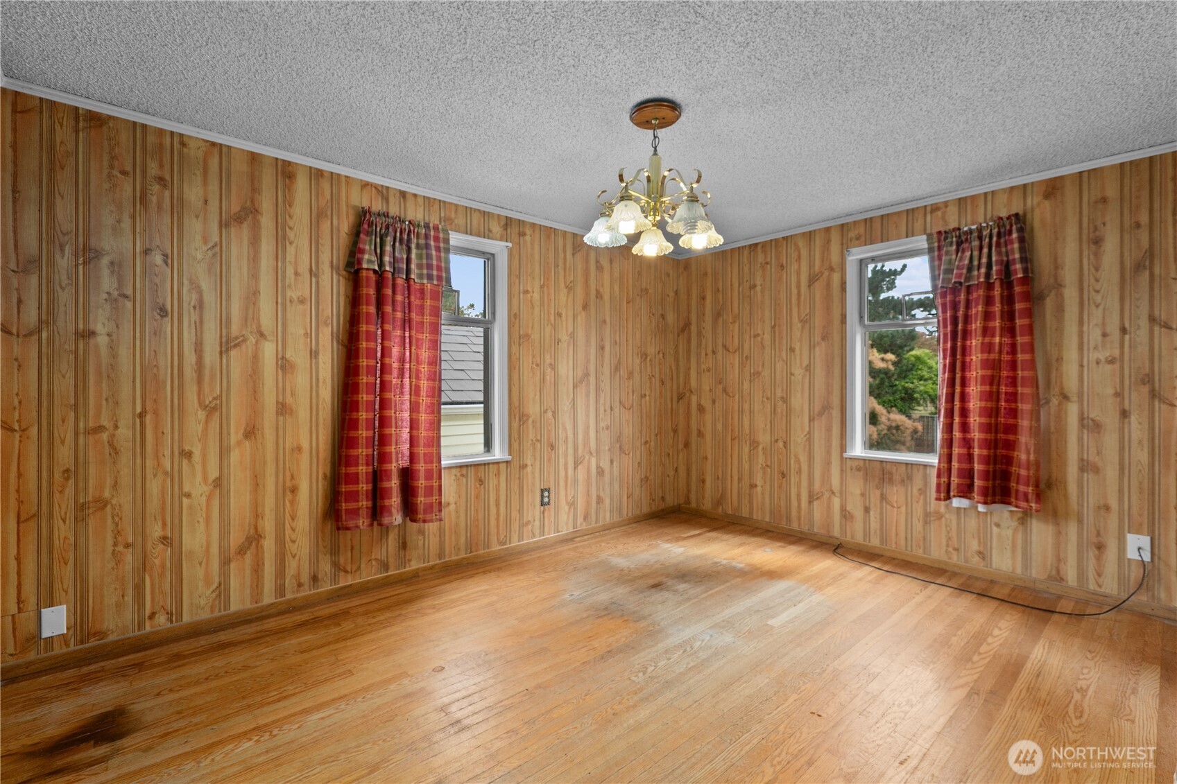 11032 Dayton Avenue Property Photo 5