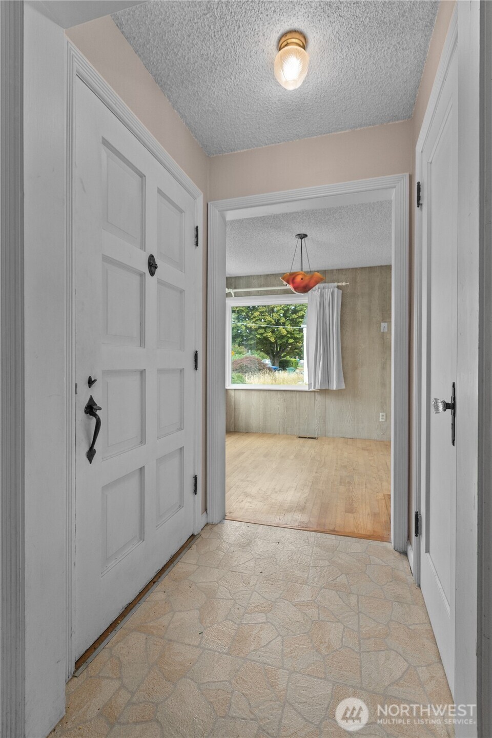 11032 Dayton Avenue Property Photo 8