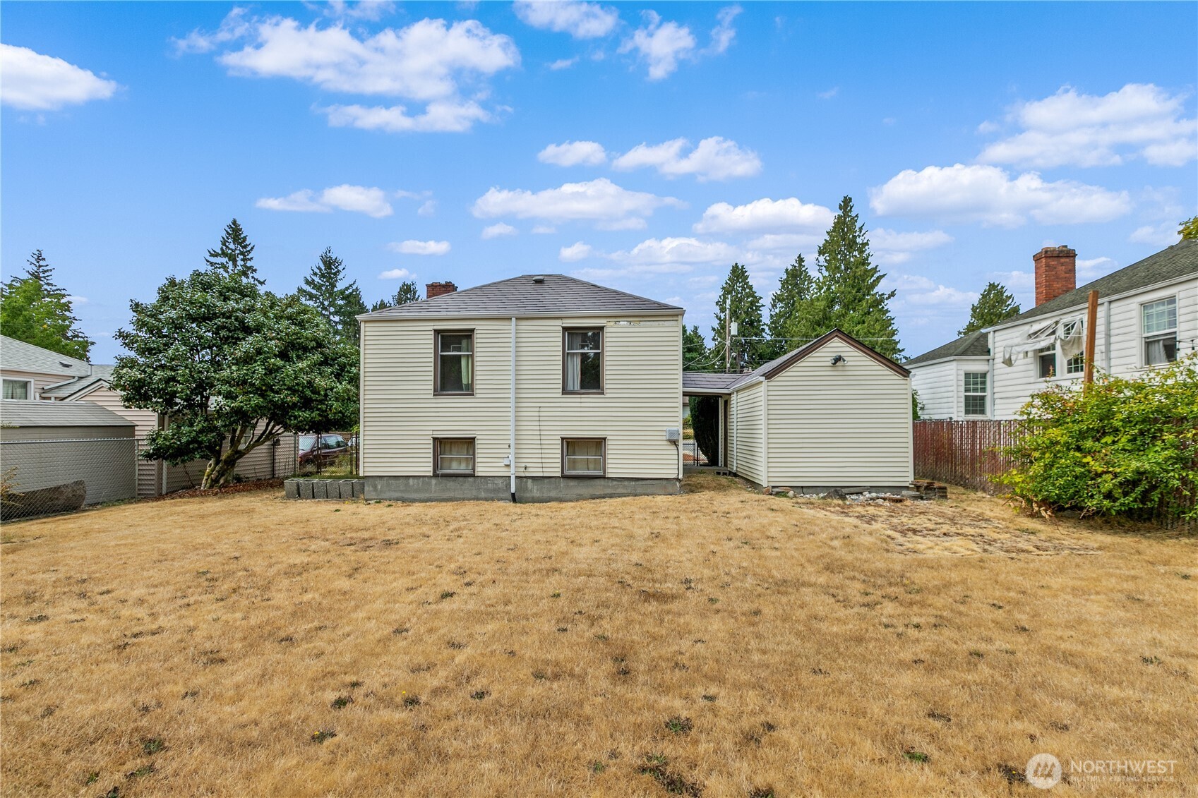 11032 Dayton Avenue Property Photo 11