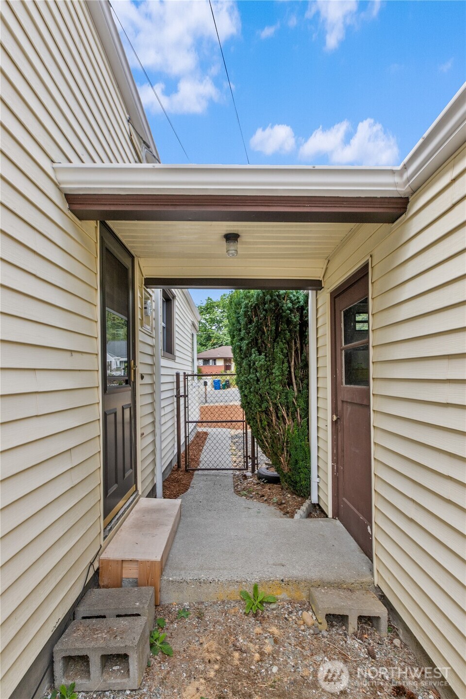 11032 Dayton Avenue Property Photo 17