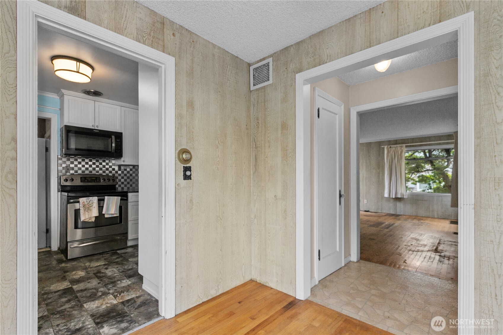 11032 Dayton Avenue Property Photo 18