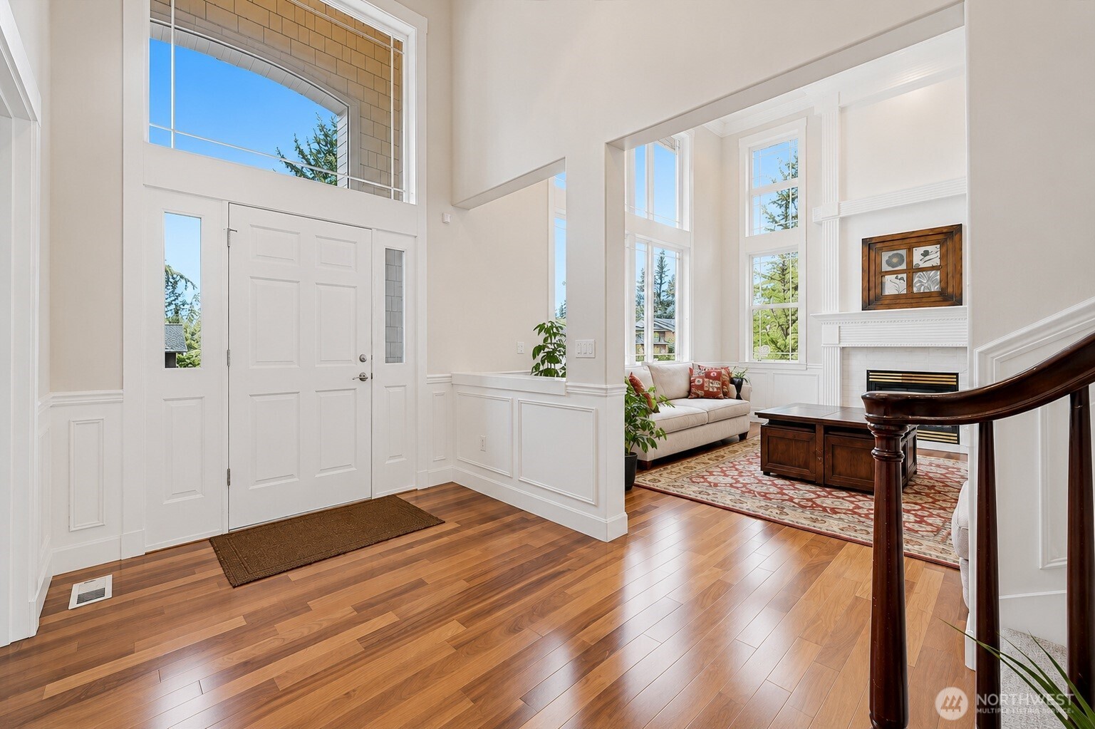 24121 Ne 1st Place Property Photo 2