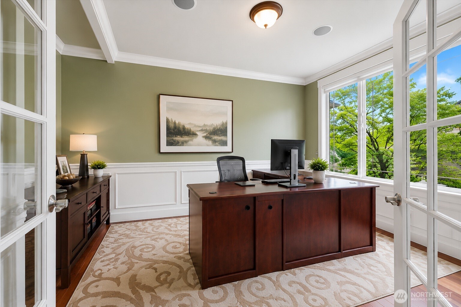 24121 Ne 1st Place Property Photo 3