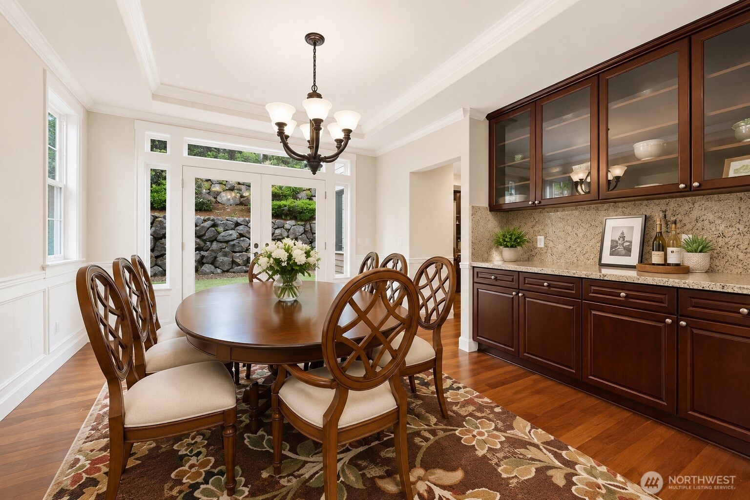 24121 Ne 1st Place Property Photo 5