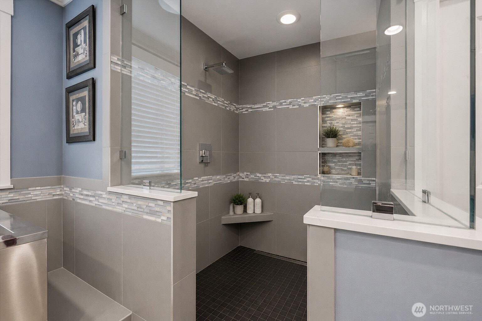 24121 Ne 1st Place Property Photo 13