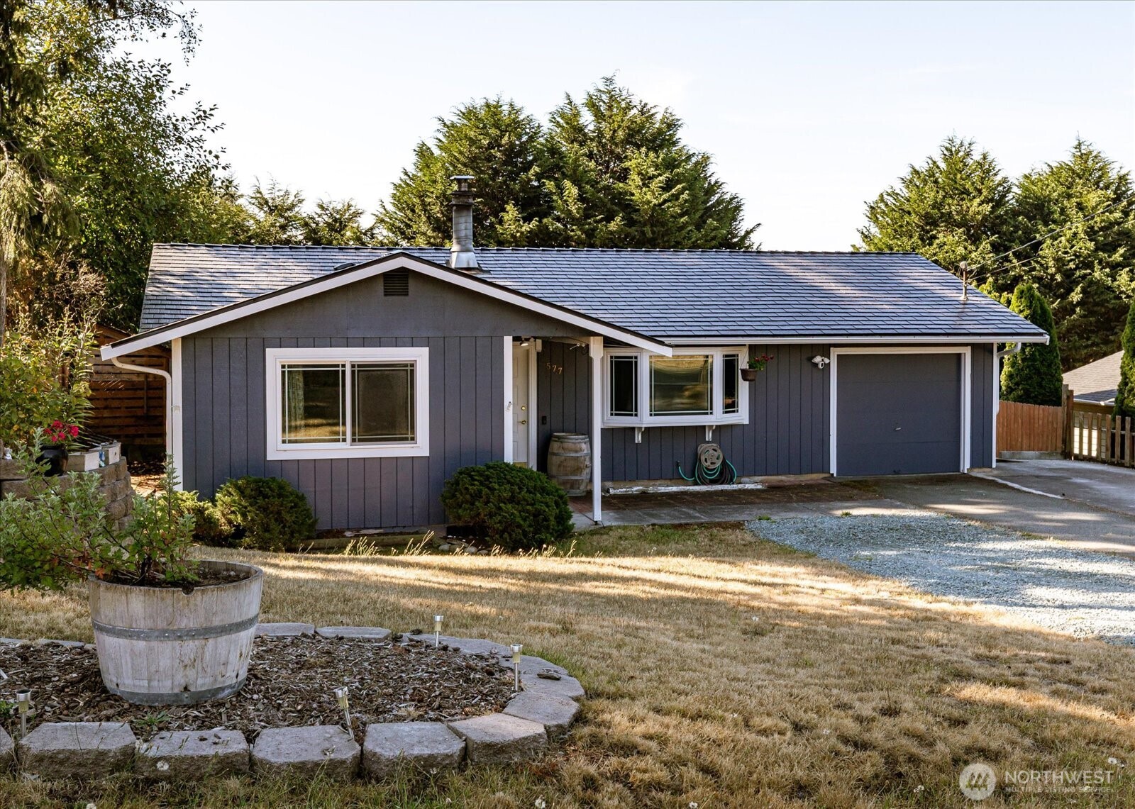 577 Salal St. Property Photo 1