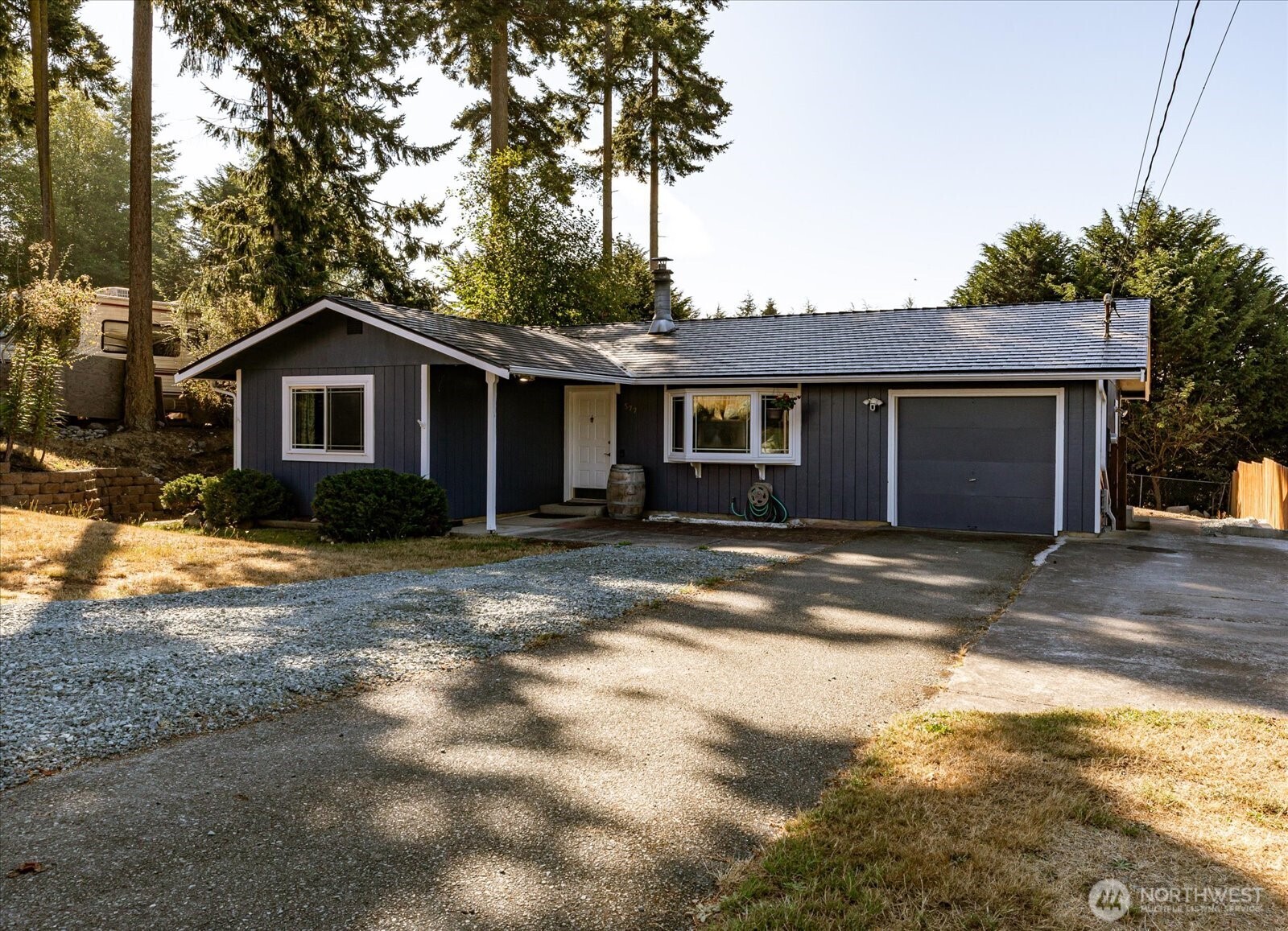 577 Salal St. Property Photo 2
