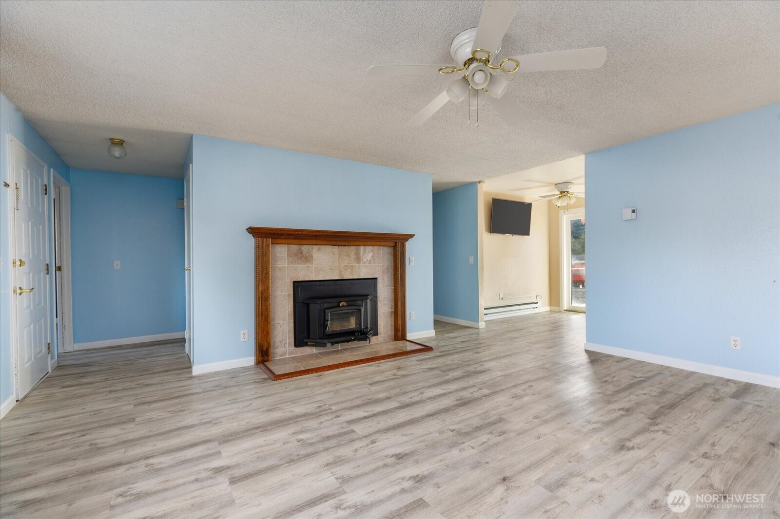 577 Salal St. Property Photo 7
