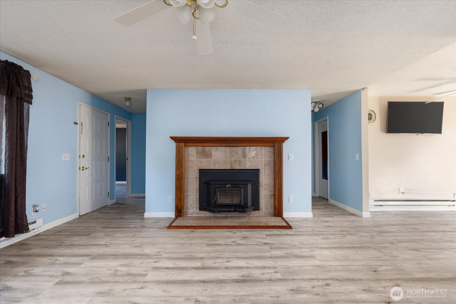 577 Salal St. Property Photo 8