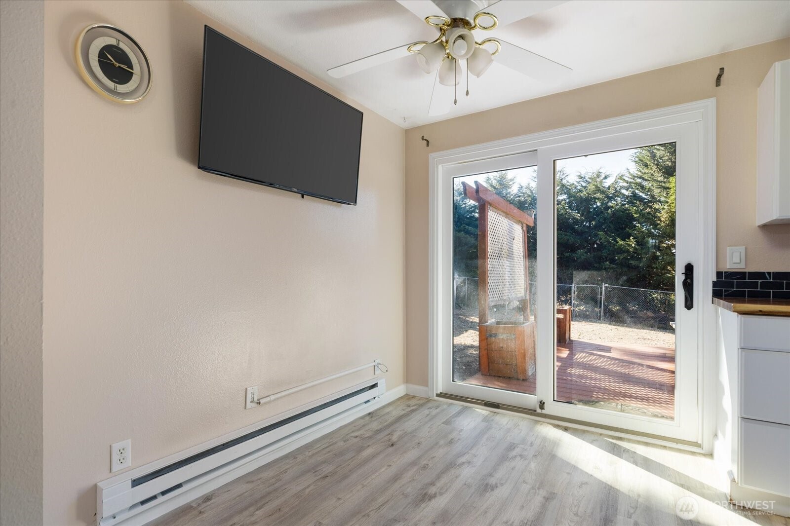 577 Salal St. Property Photo 10