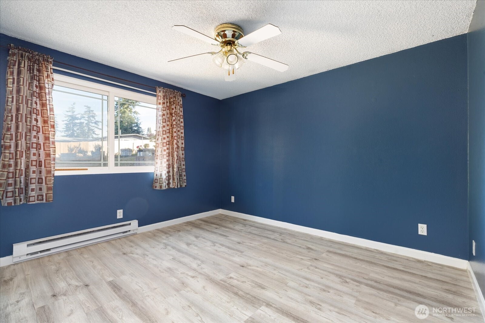 577 Salal St. Property Photo 20
