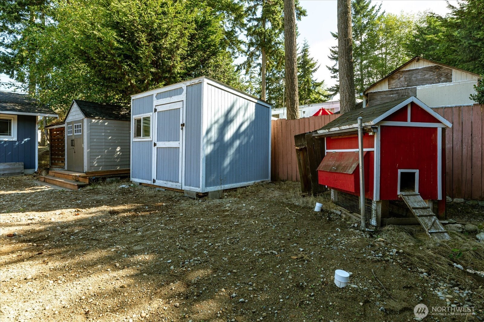 577 Salal St. Property Photo 26