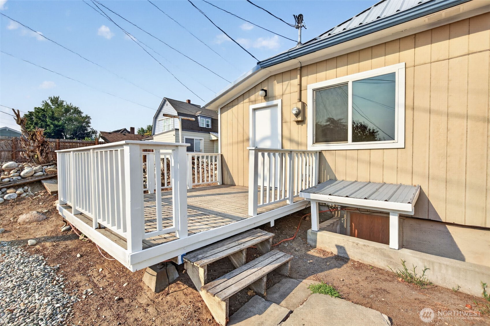 617 3rd Street Property Photo 6