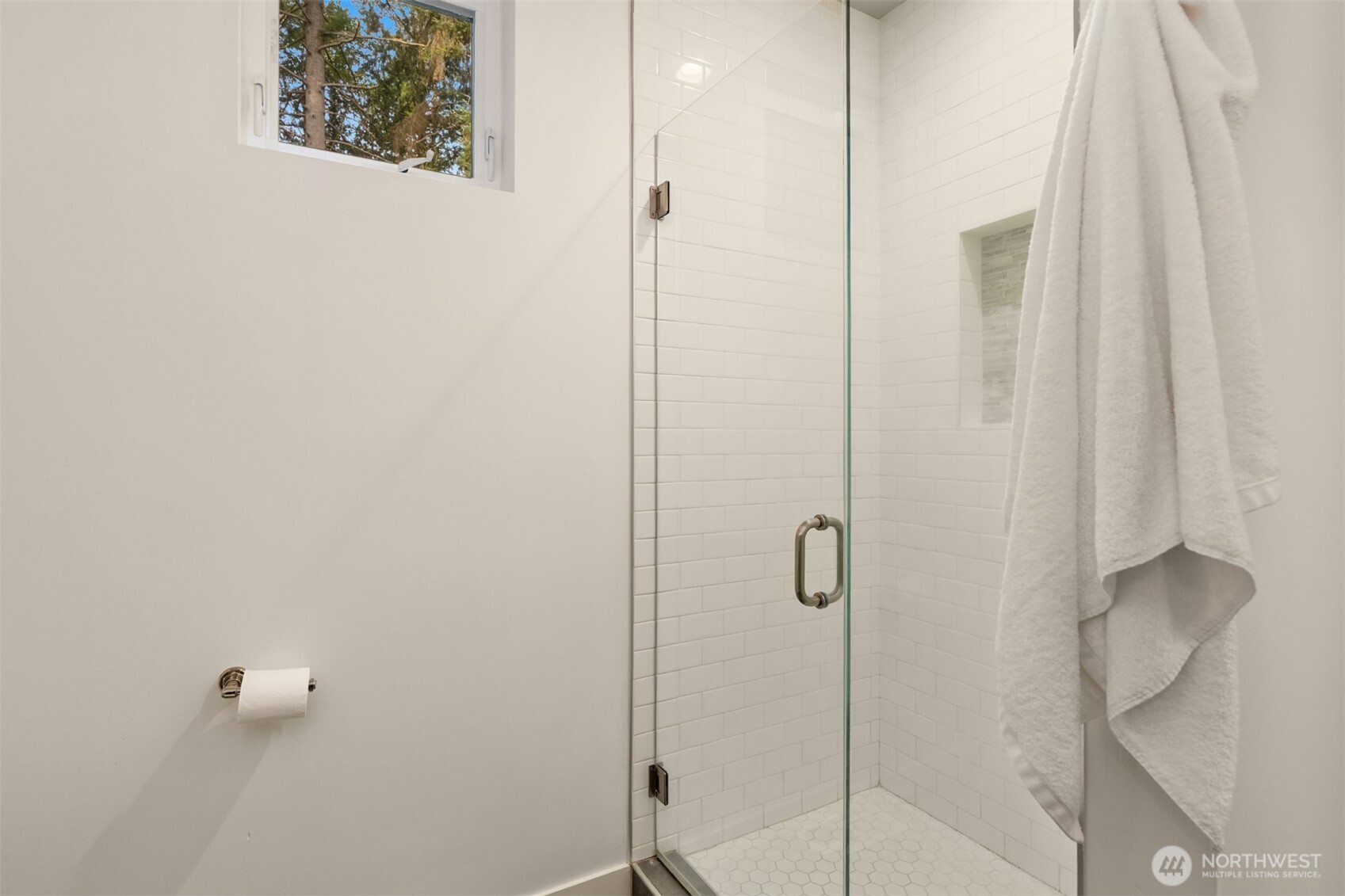 4959 Lynwood Center Road Property Photo 12