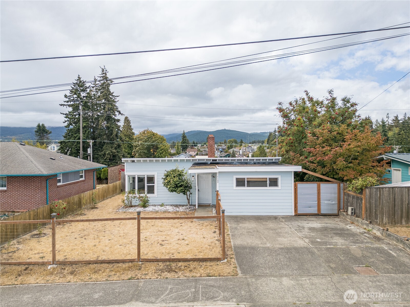1122 W 5th Street Property Photo 2