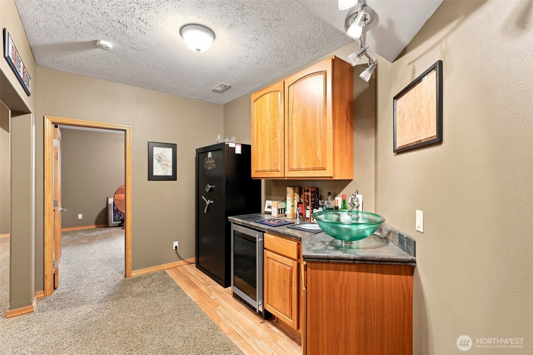 639 Palmer Ln Property Photo 24